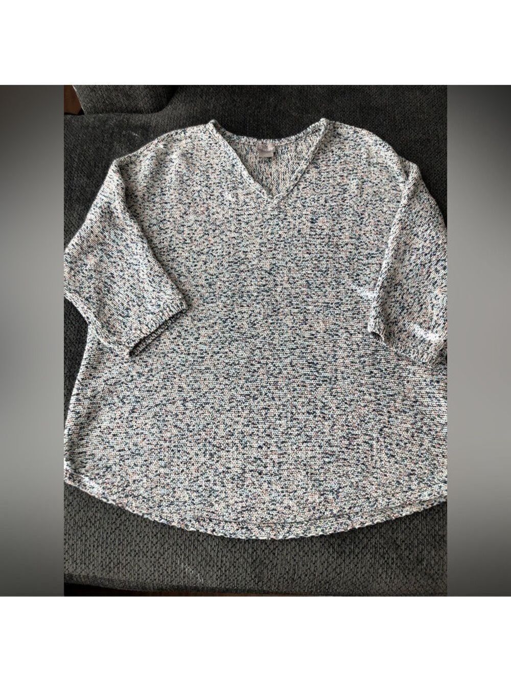 CHICO’S multi colored elbow sleeved V-neck sweater.  Size Chico’s 2